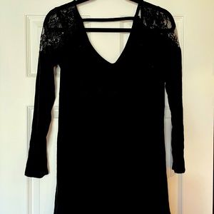 American Eagle black lace top